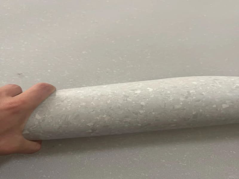 preventing vinyl flooring bubbles installation